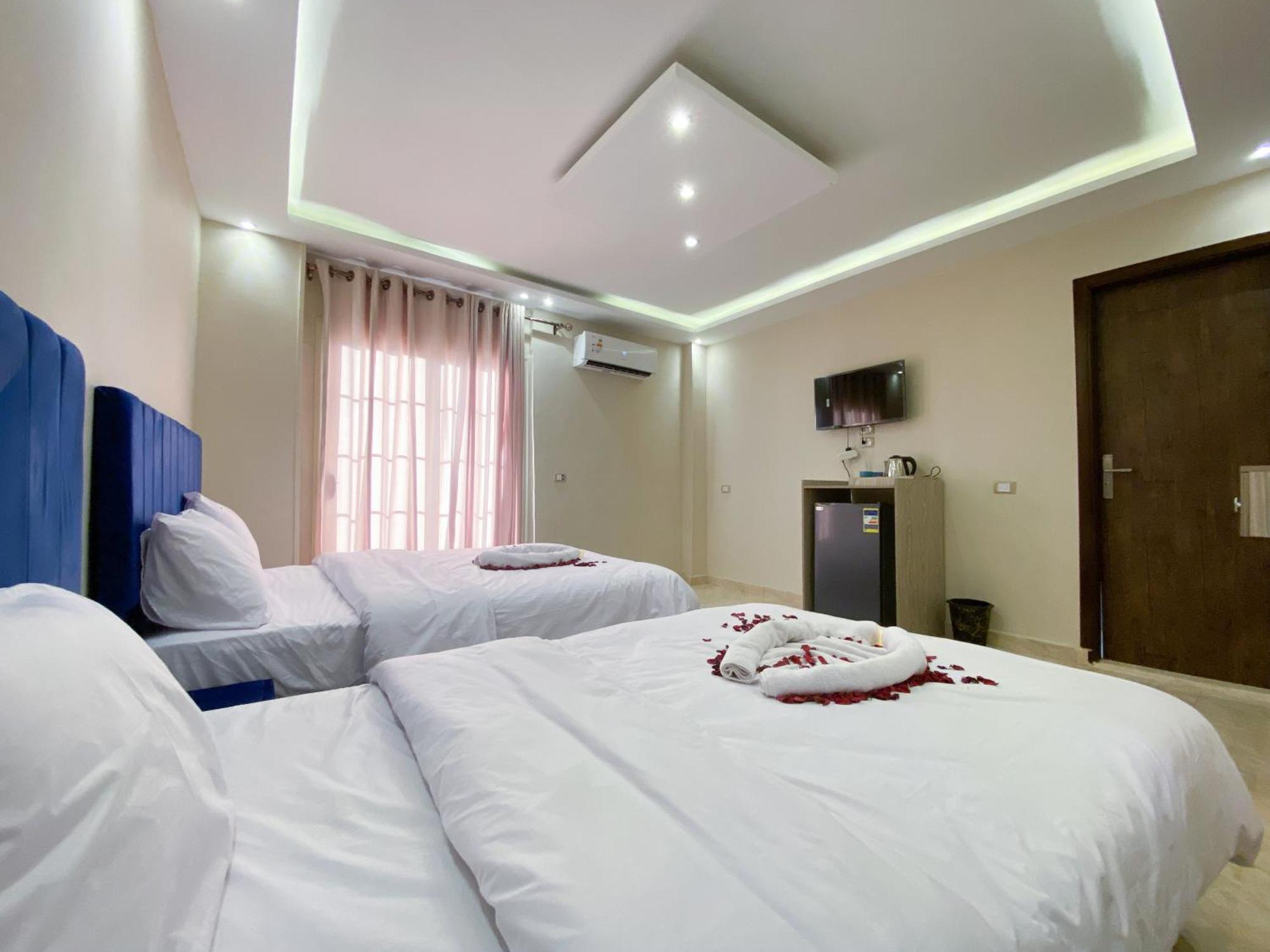 Young Pharaoh View Inn Kairo Bagian luar foto