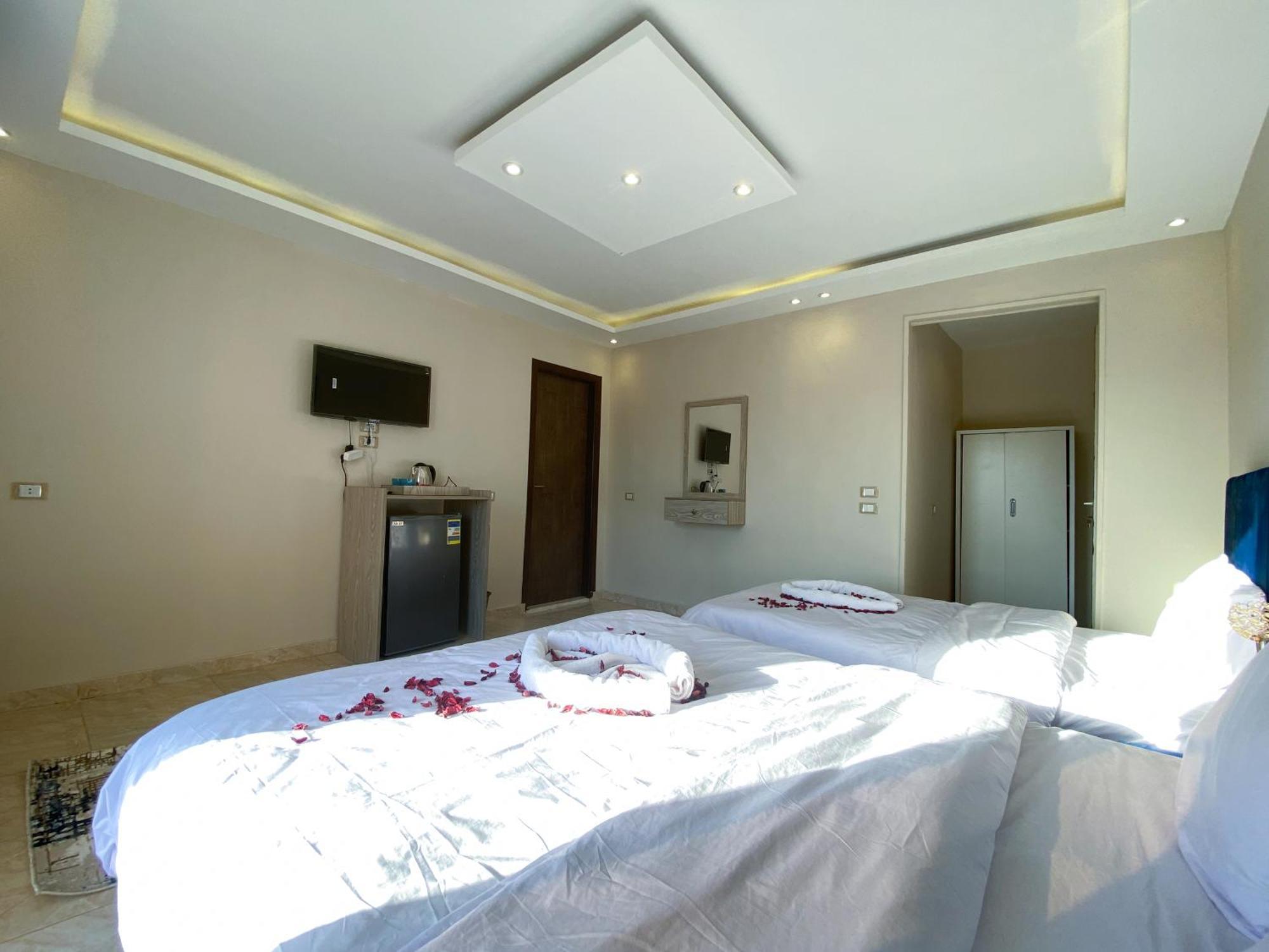 Young Pharaoh View Inn Kairo Bagian luar foto